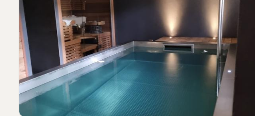 Piscine intérieure — Villa Gardenia